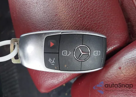 2019 Mercedes-Benz C 300 4Matic z USA, uszkodzony, nr VIN 55SWF8EB4KU304713